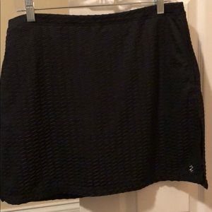Medium Izod black golf skort-excellent condition